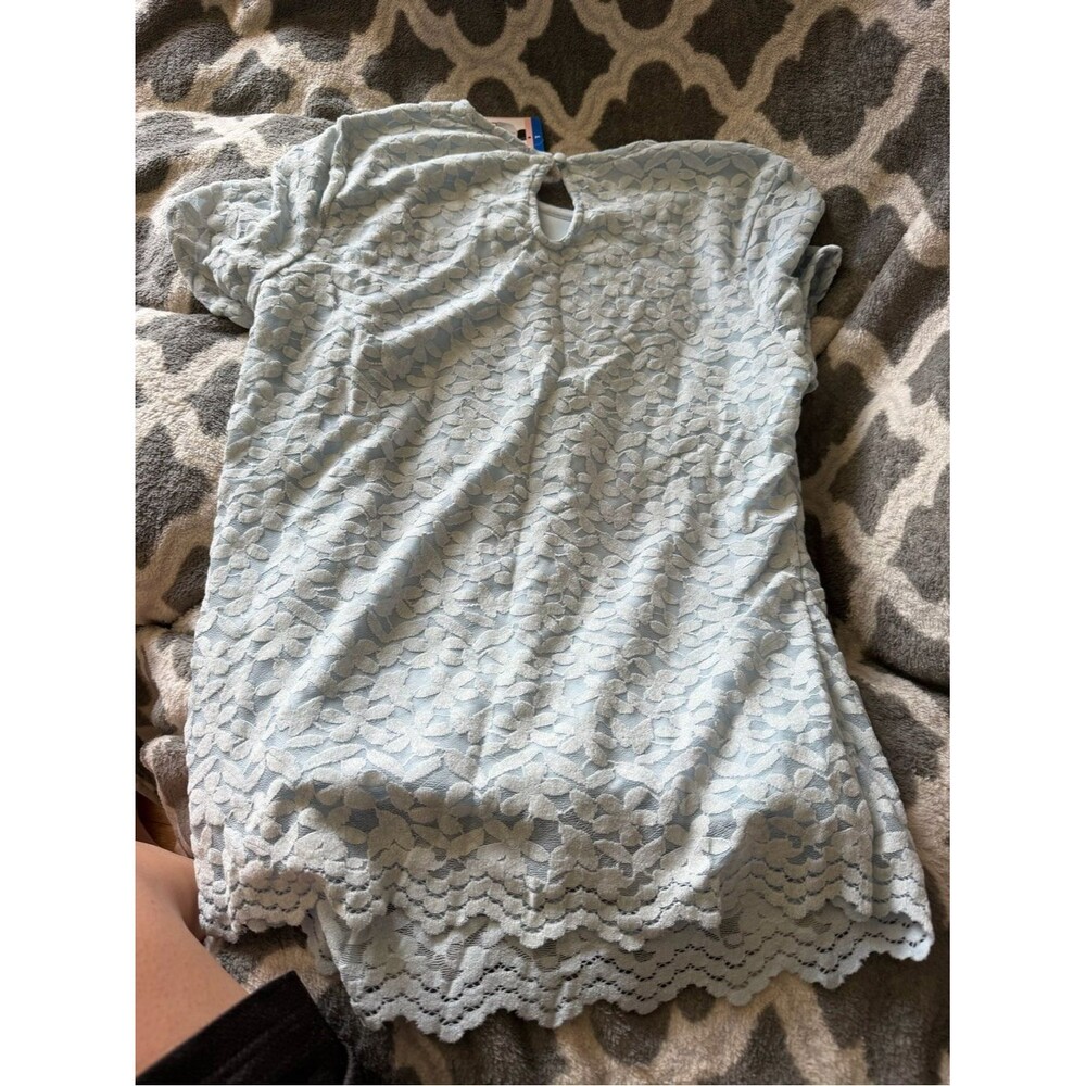 Women’s Light Blue Lace Short-Sleeve Top
